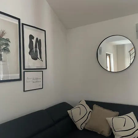 شقة 2 Bed Flat - Sleeps 6 - Pool - Garden - Parking ميلنا